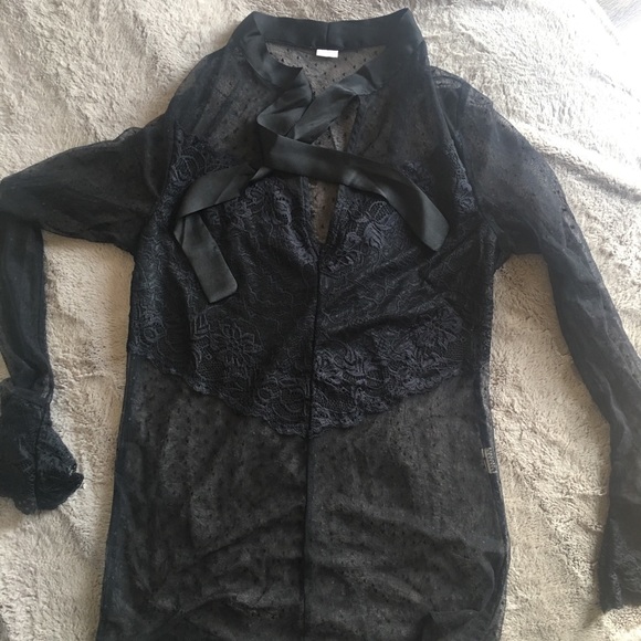 Sheet black blouse 💥⚡️4 for$25💥⚡️ - Picture 2 of 7